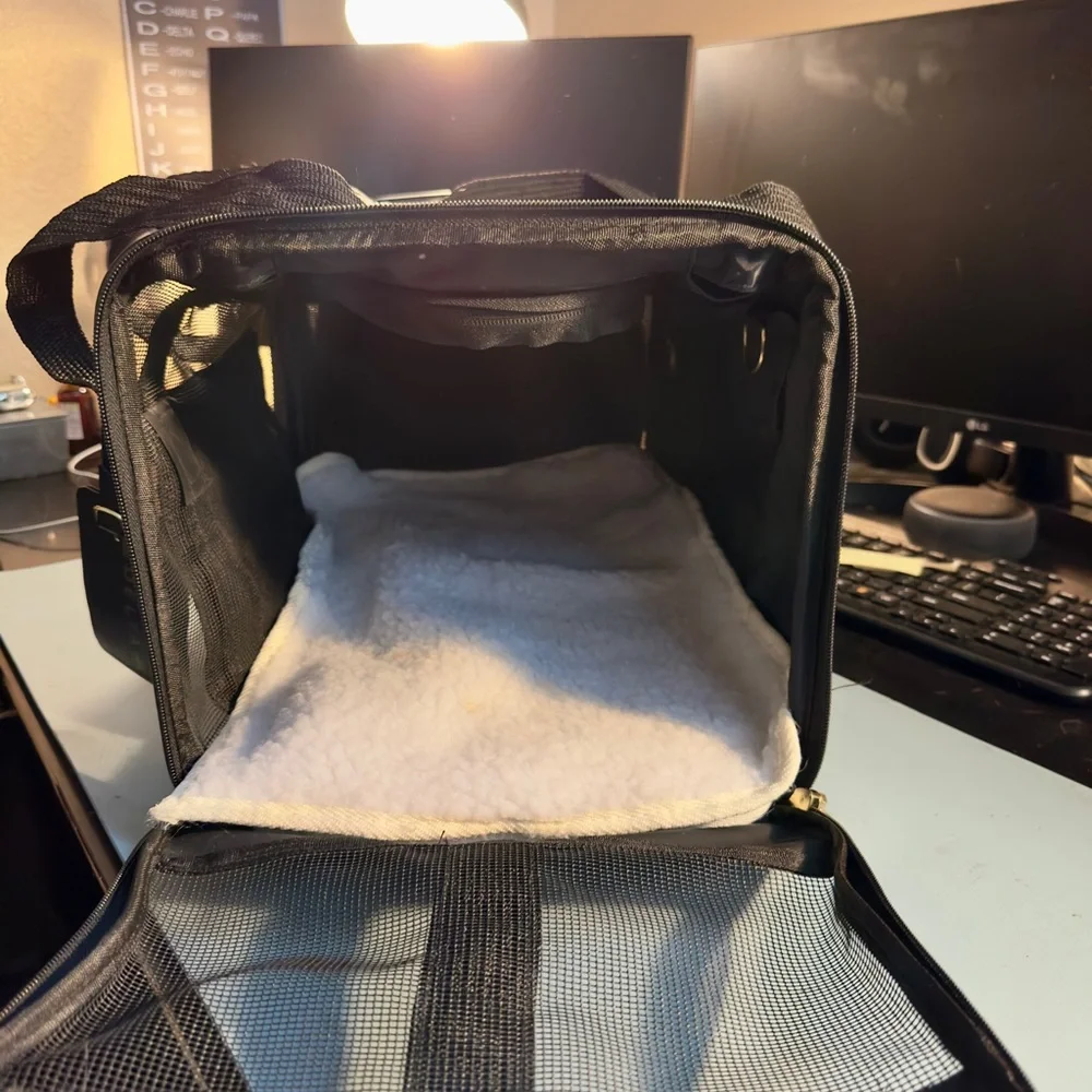 Brand new Pet carrier